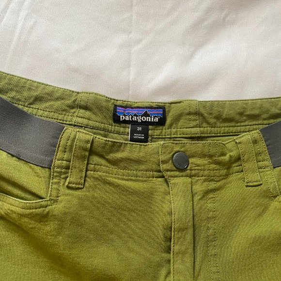 Patagonia Venga Rock Shorts (Green) - Picture 4 of 5